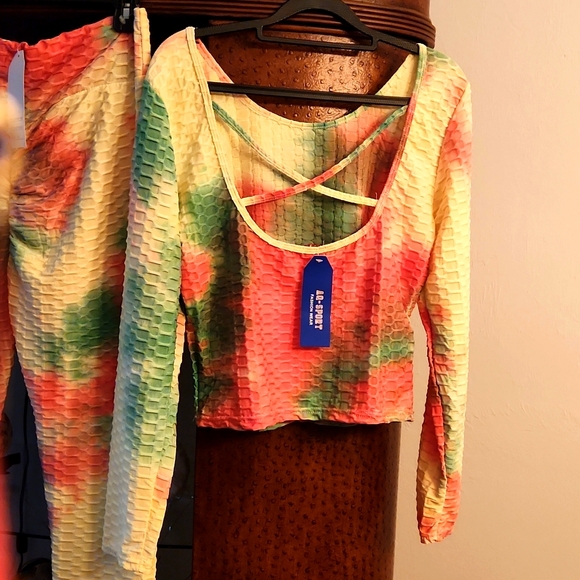 SPANDEX FITTING OUTFIT SIZE XL - Picture 2 of 7